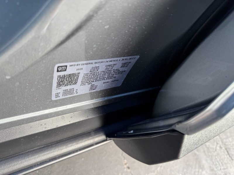 Chevrolet Equinox Vehicle Image 18