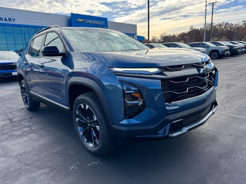 Chevrolet Equinox Vehicle Image 02