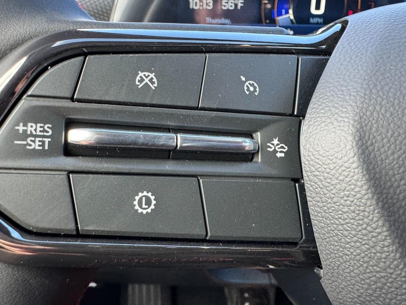 Chevrolet Equinox Vehicle Image 11