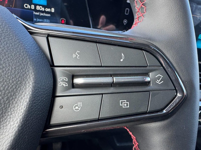 Chevrolet Equinox Vehicle Image 12