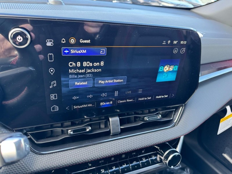 Chevrolet Equinox Vehicle Image 14