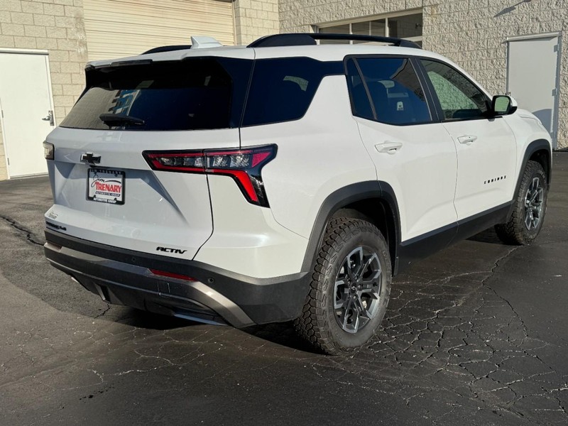 Chevrolet Equinox Vehicle Image 03