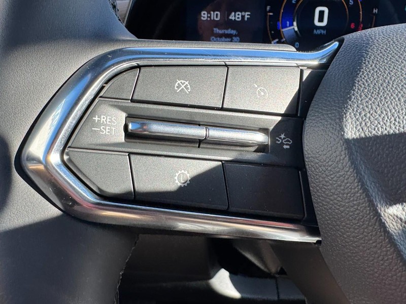 Chevrolet Equinox Vehicle Image 12