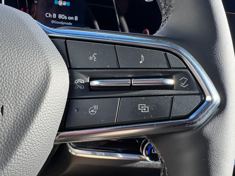 Chevrolet Equinox Vehicle Image 13