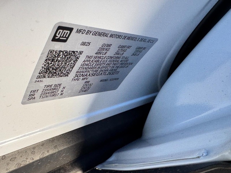 Chevrolet Equinox Vehicle Image 18