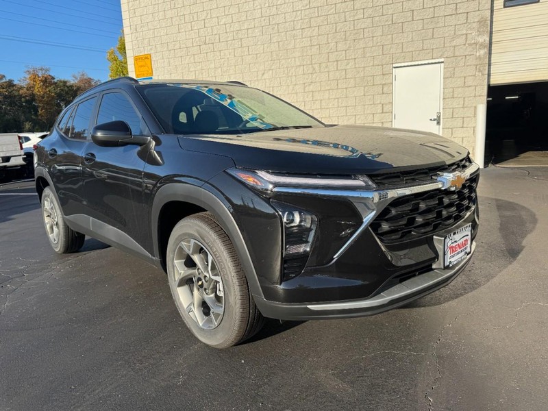 Chevrolet Trax Vehicle Image 02