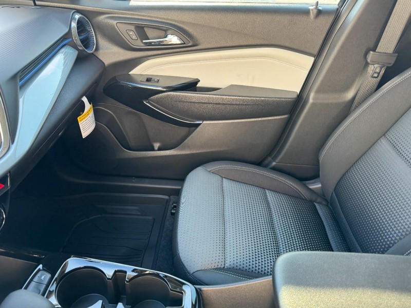 Chevrolet Trax Vehicle Image 08