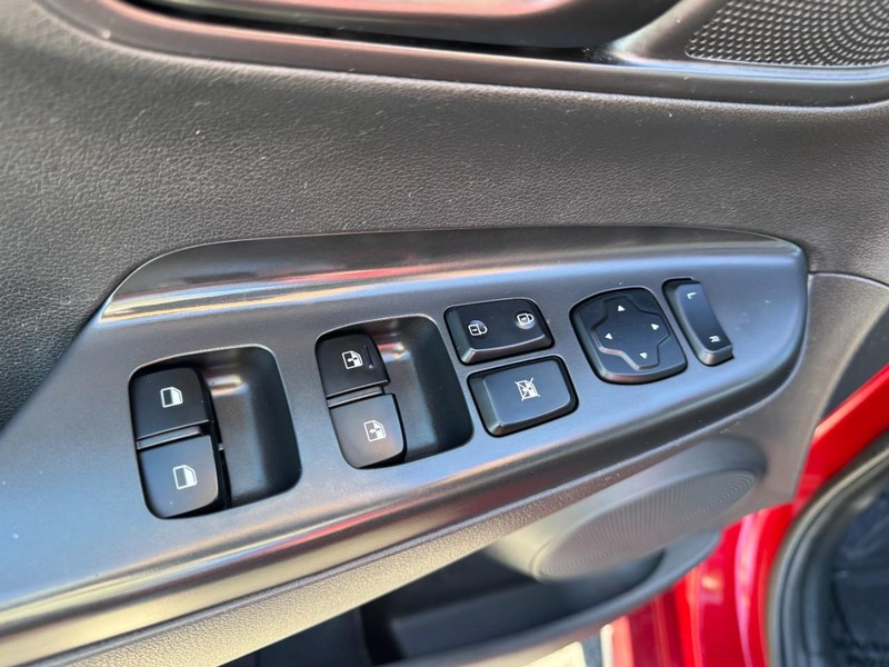 Hyundai Kona Vehicle Image 16