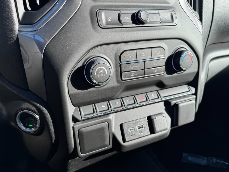 Chevrolet Silverado 1500 Vehicle Image 14