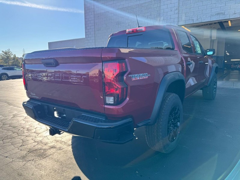 Chevrolet Colorado Vehicle Image 03