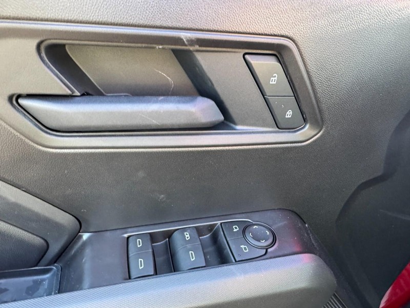 Chevrolet Colorado Vehicle Image 11