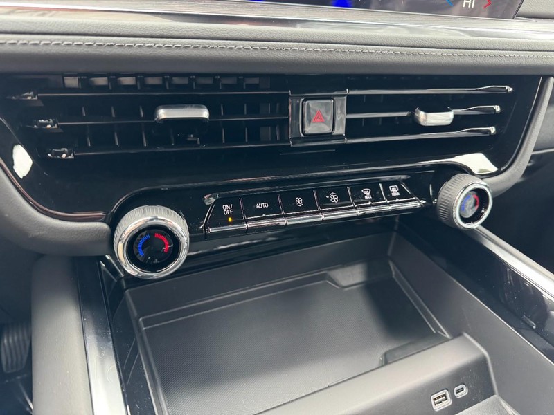 Chevrolet Tahoe Vehicle Image 12