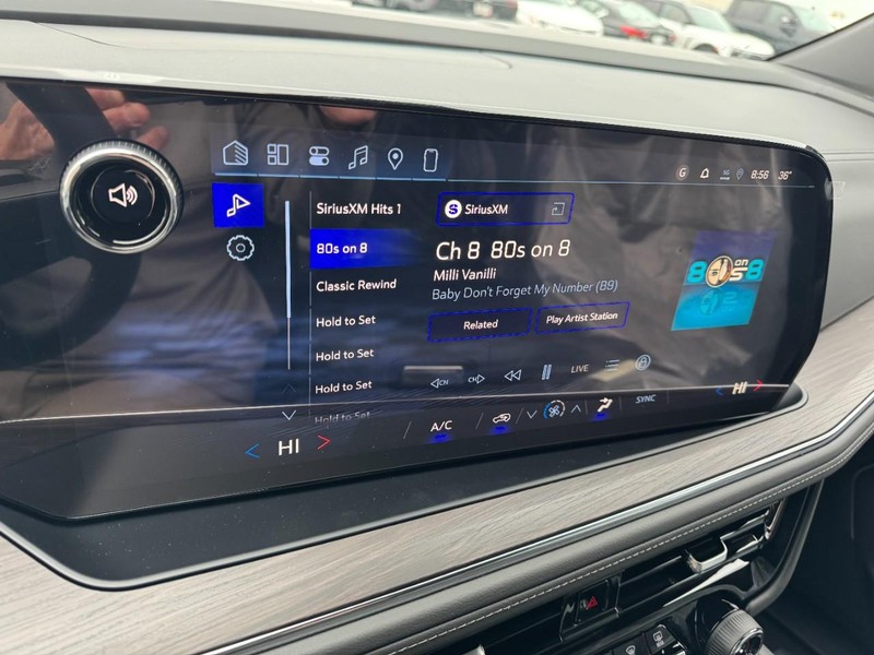 Chevrolet Tahoe Vehicle Image 13