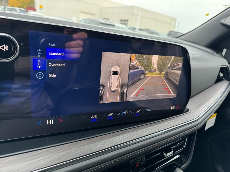 Chevrolet Tahoe Vehicle Image 15