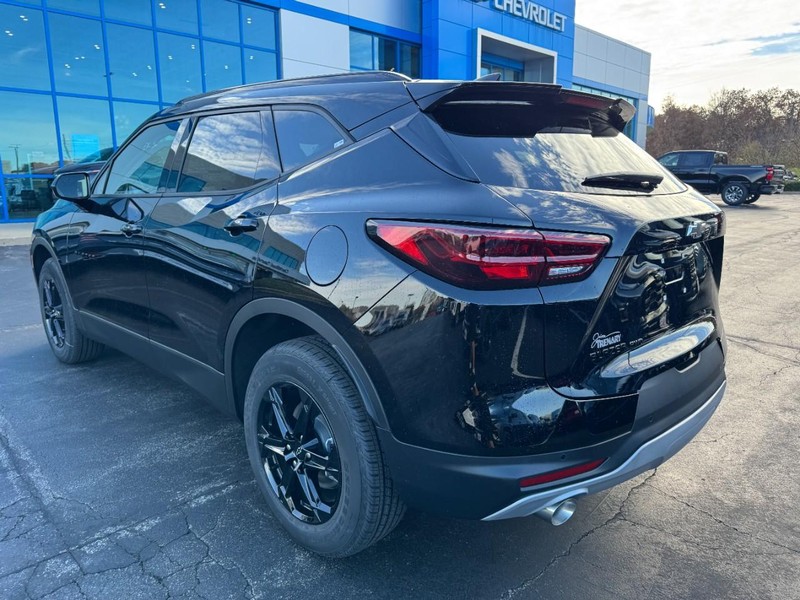 Chevrolet Blazer Vehicle Image 05