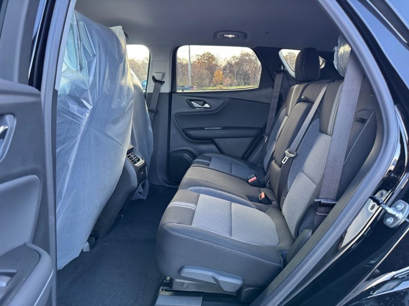 Chevrolet Blazer Vehicle Image 07