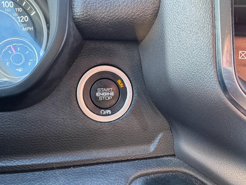 Ram 1500 Vehicle Image 23