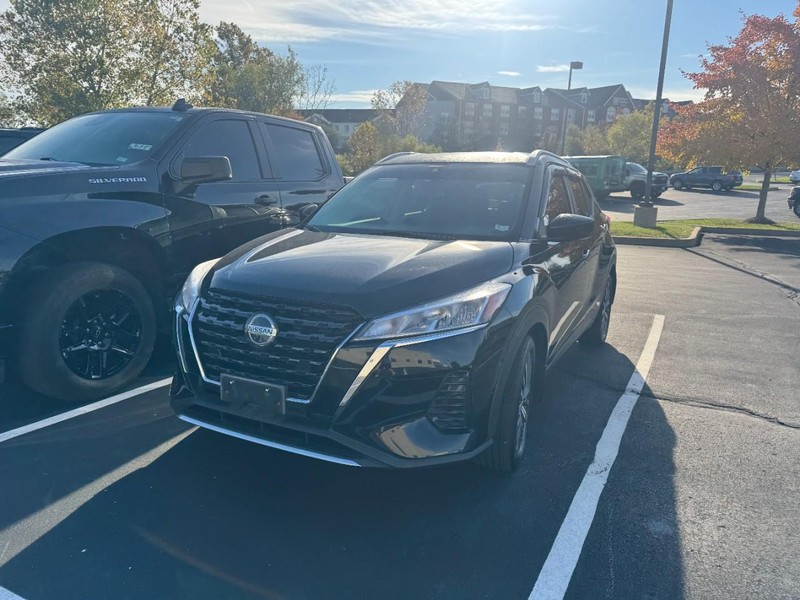 Nissan Kicks Vehicle Image 03