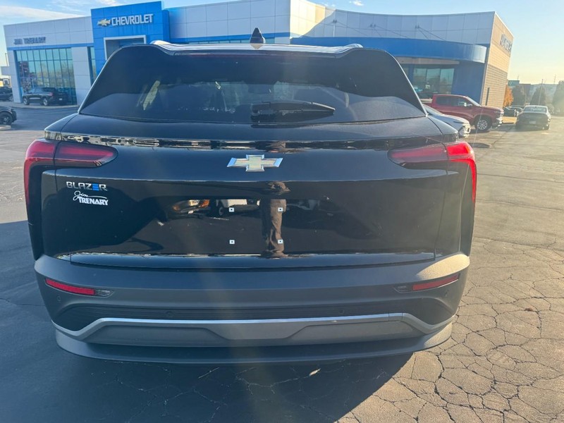 Chevrolet Blazer EV Vehicle Image 04