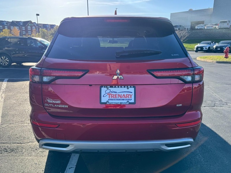 Mitsubishi Outlander Vehicle Image 04