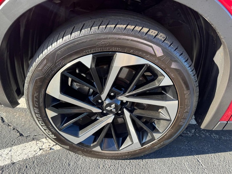 Mitsubishi Outlander Vehicle Image 07