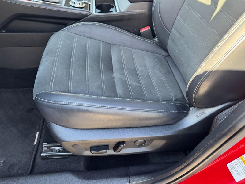 Mitsubishi Outlander Vehicle Image 14