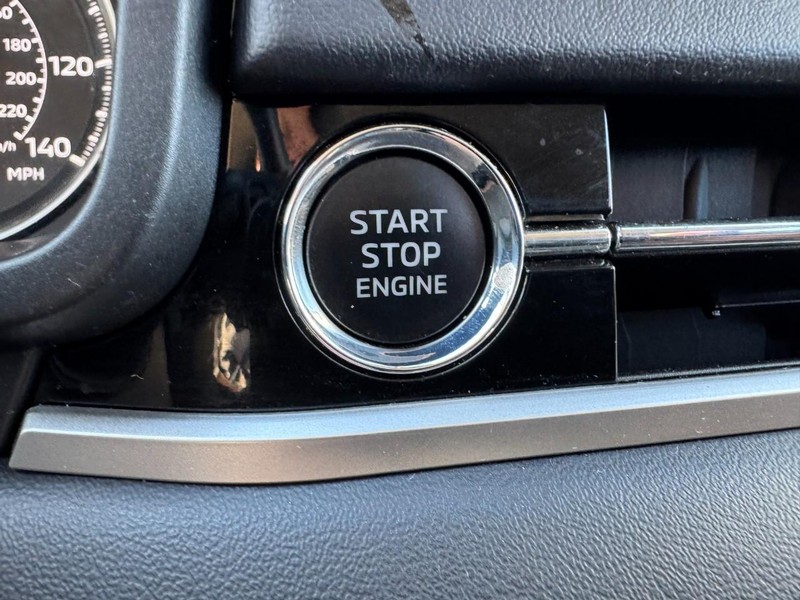 Mitsubishi Outlander Vehicle Image 22