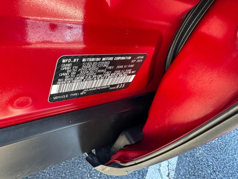 Mitsubishi Outlander Vehicle Image 24