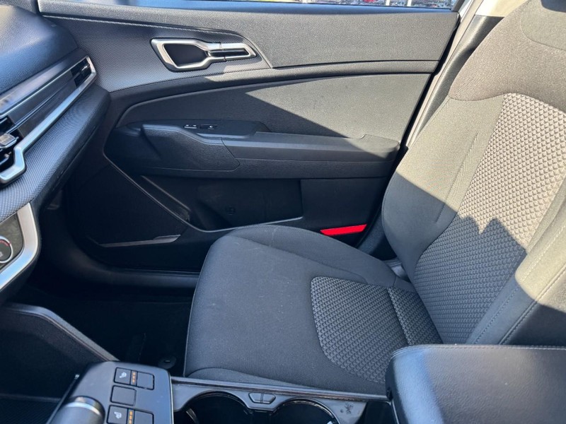 Kia Sportage Vehicle Image 13