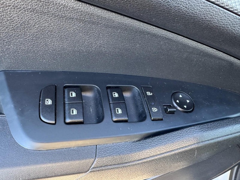 Kia Sportage Vehicle Image 15