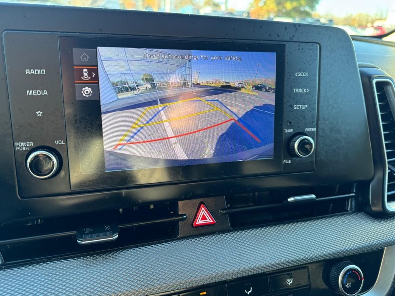 Kia Sportage Vehicle Image 21