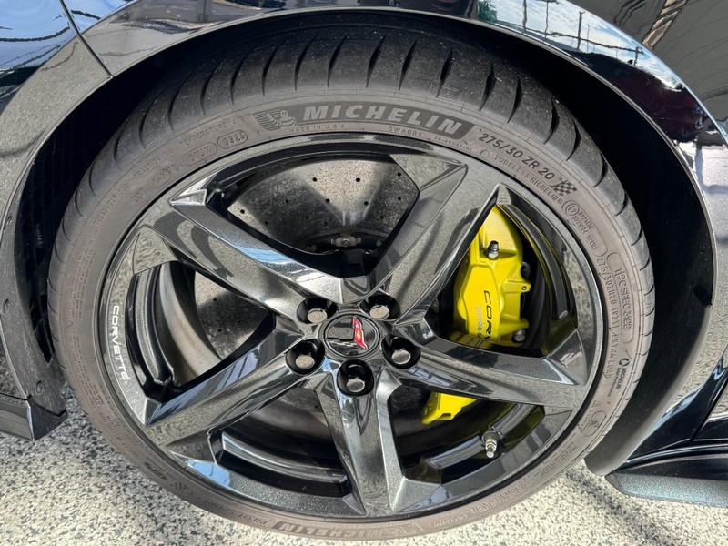 Chevrolet Corvette Vehicle Image 09