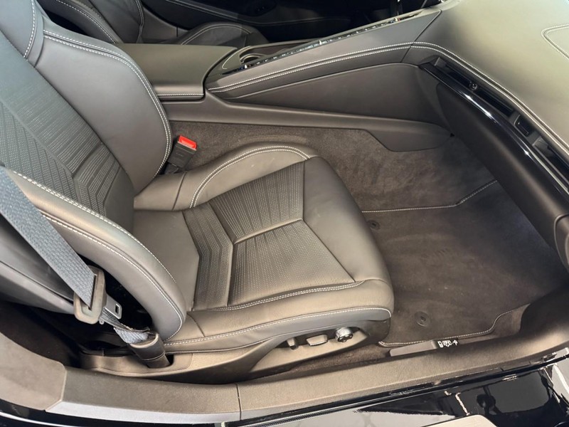 Chevrolet Corvette Vehicle Image 10