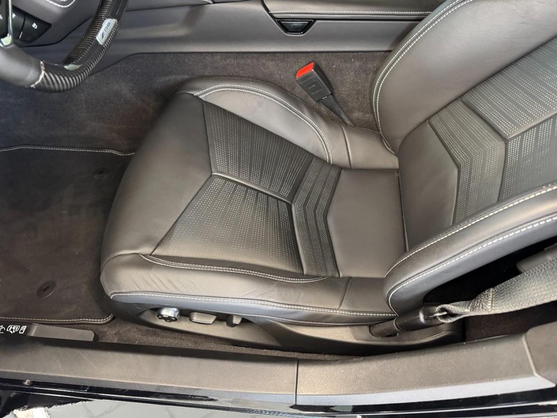 Chevrolet Corvette Vehicle Image 12