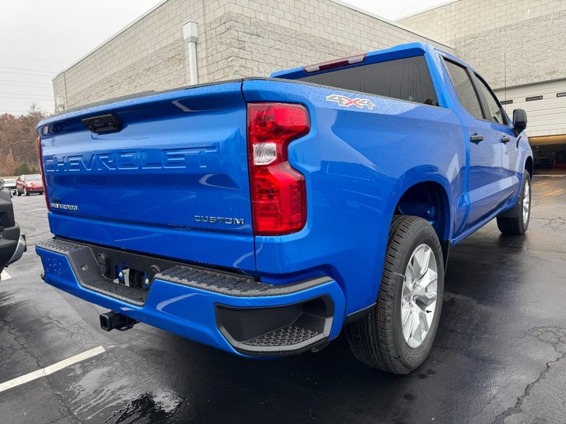 Chevrolet Silverado 1500 Vehicle Image 03