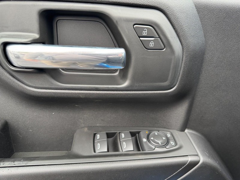 Chevrolet Silverado 1500 Vehicle Image 11