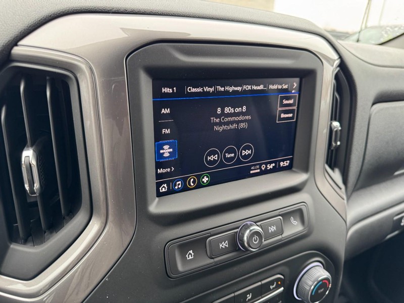 Chevrolet Silverado 1500 Vehicle Image 14