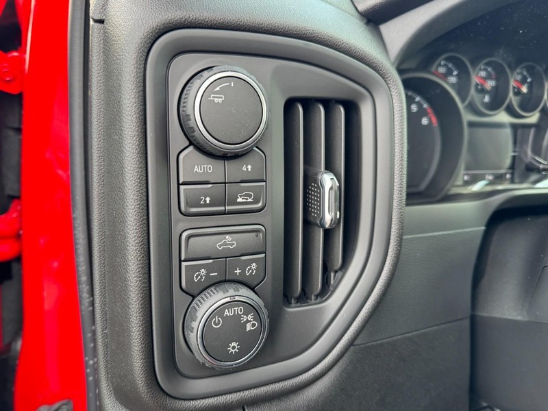 Chevrolet Silverado 1500 Vehicle Image 13