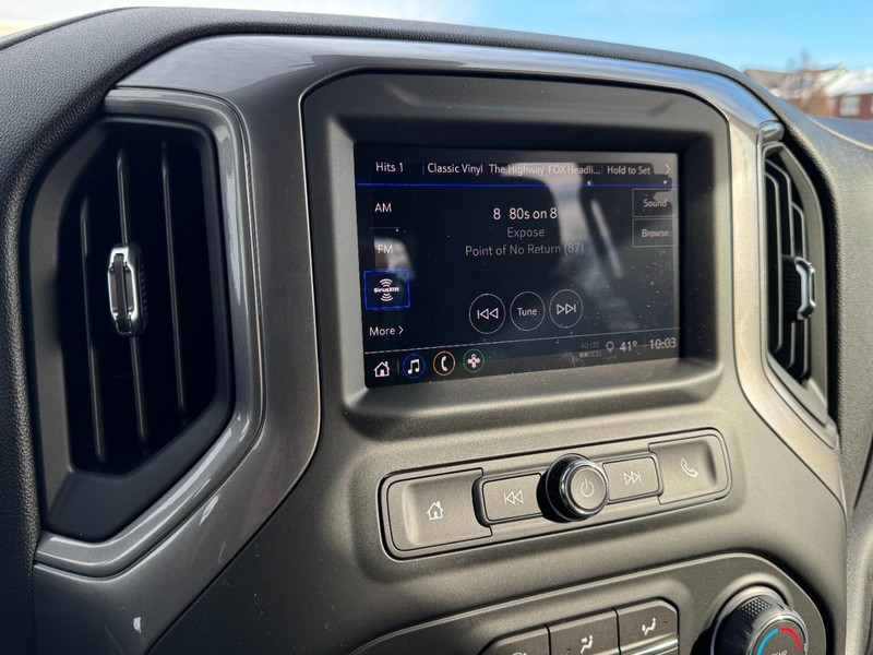 Chevrolet Silverado 1500 Vehicle Image 16