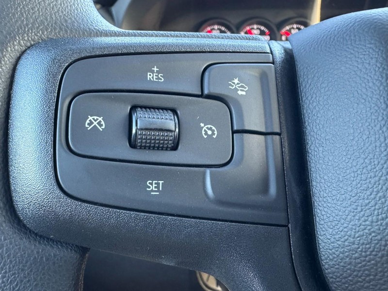 Chevrolet Silverado 1500 Vehicle Image 14