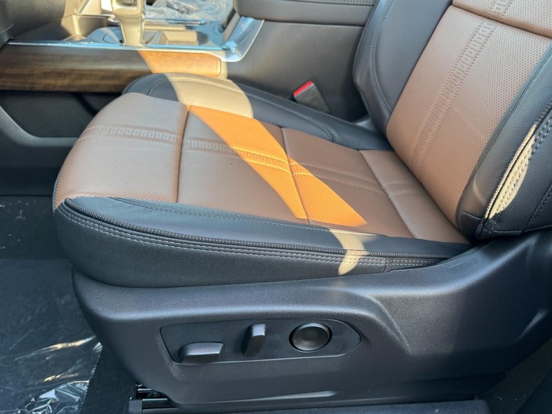 Chevrolet Silverado 1500 Vehicle Image 11