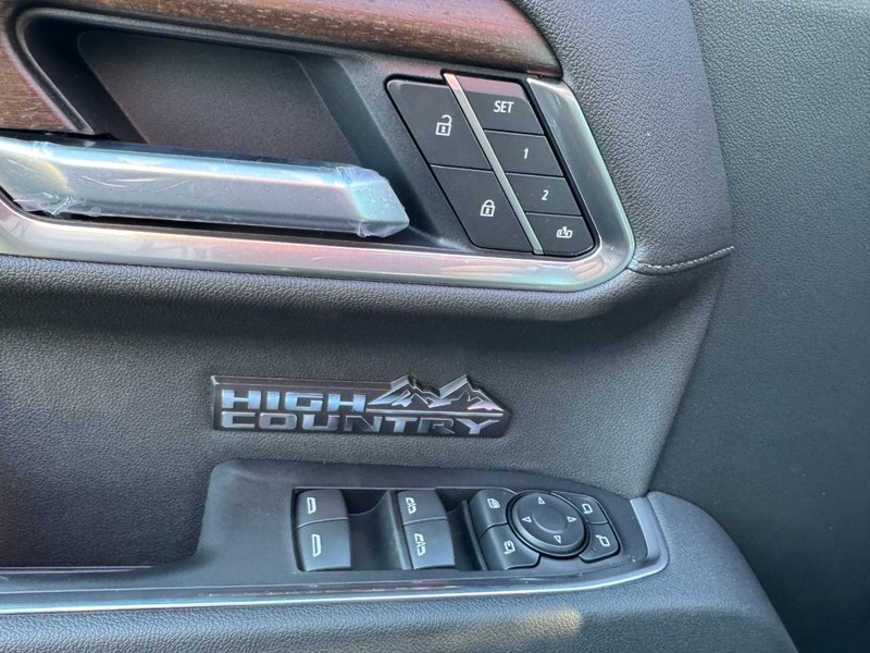 Chevrolet Silverado 1500 Vehicle Image 12