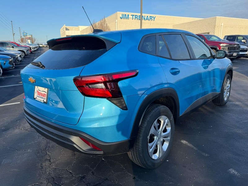 Chevrolet Trax Vehicle Image 03