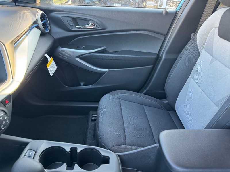 Chevrolet Trax Vehicle Image 08