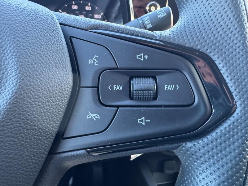 Chevrolet Trax Vehicle Image 12