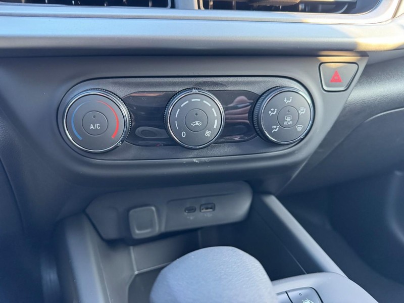 Chevrolet Trax Vehicle Image 13