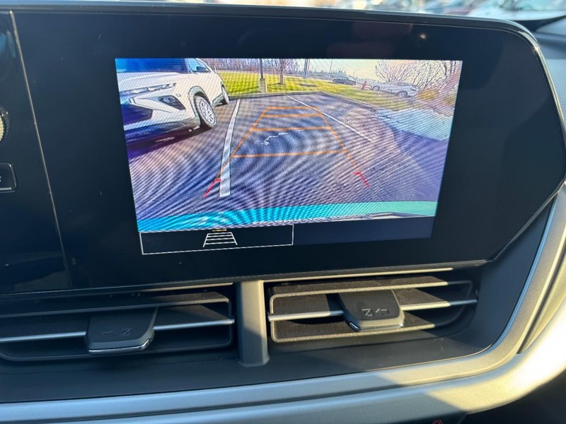 Chevrolet Trax Vehicle Image 15