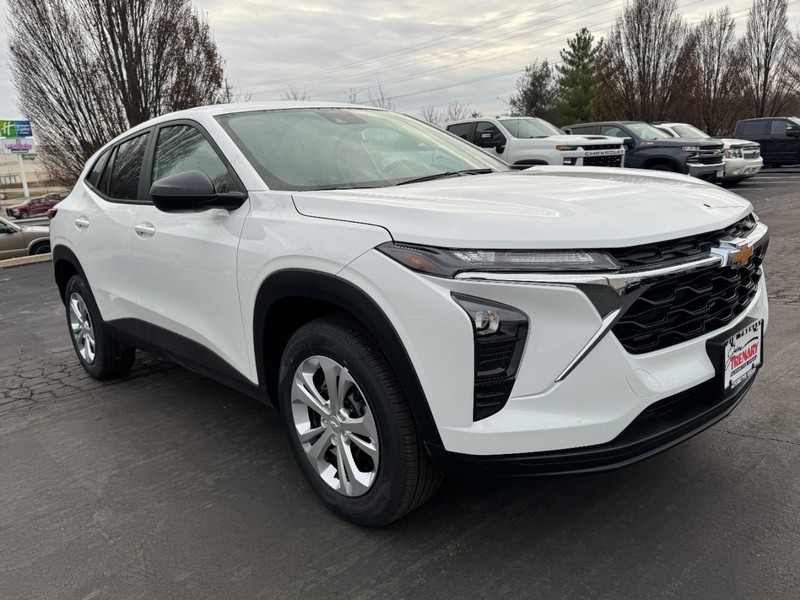 Chevrolet Trax Vehicle Image 02