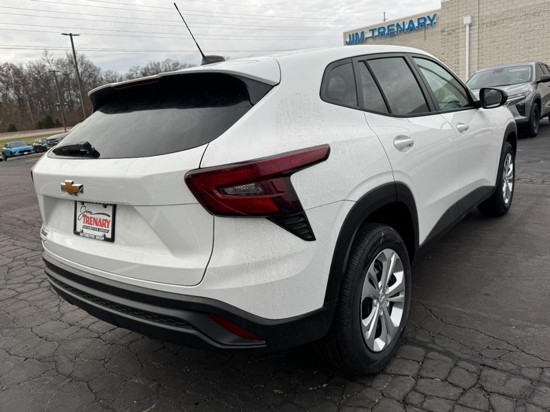 Chevrolet Trax Vehicle Image 03