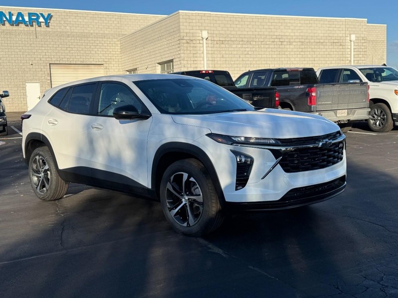 Chevrolet Trax Vehicle Image 02